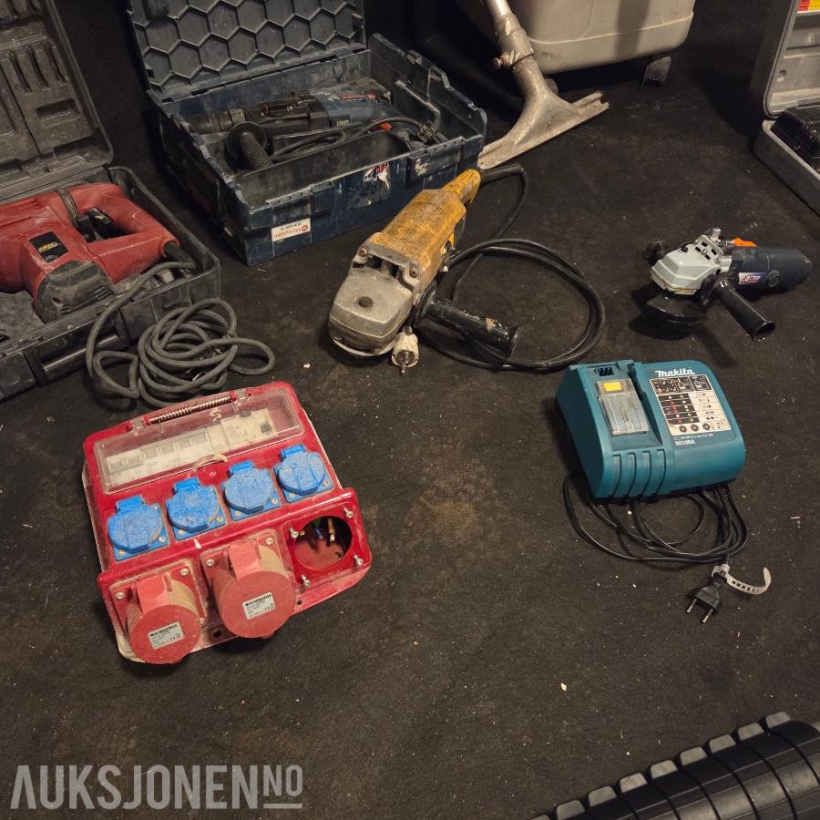 Stihl Støvsuger, Makita Batterilader, Bosch Borhammer, Byggestrøm, Stige